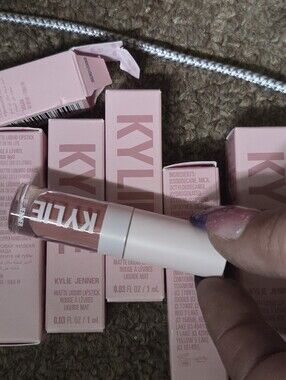 Kylie Matte Liquid Lipstick - Pink Nude